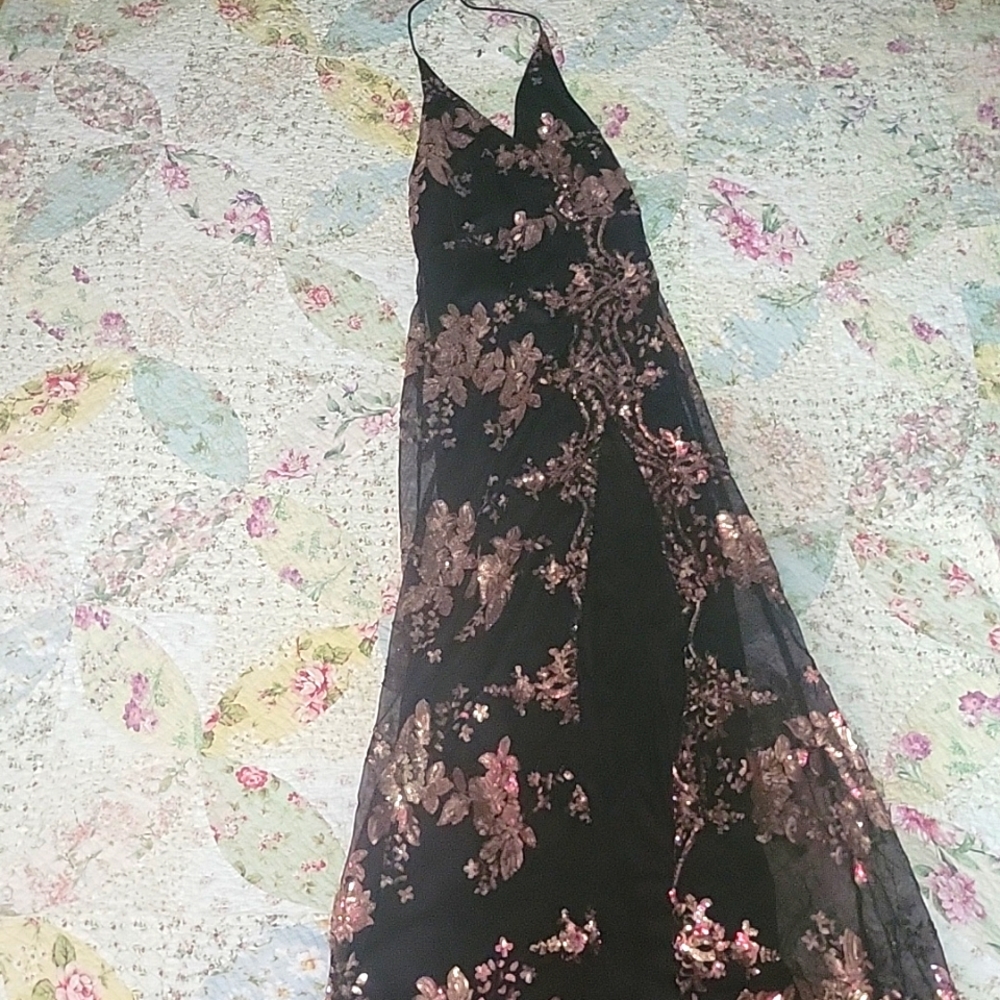 Simplee elegent beautiful floral dress